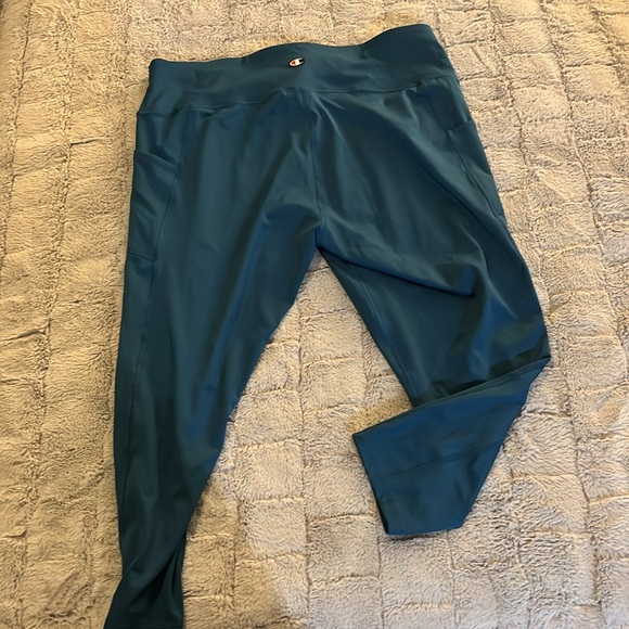 Plus Size 3X Champion Leggings with POCKETS! - Picture 5 of 5